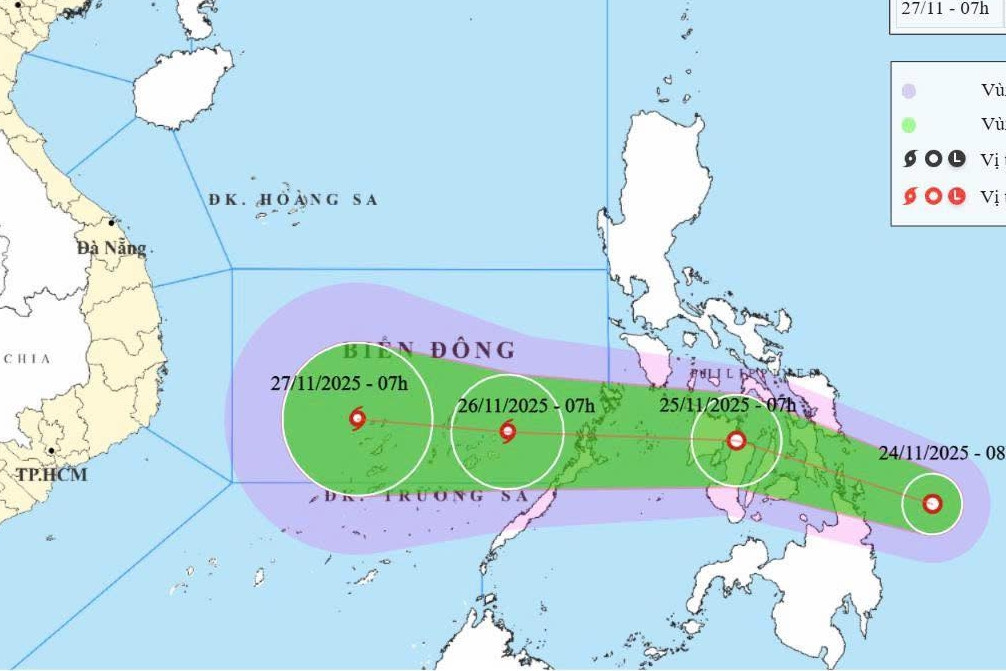 Biển Đông sắp đón bão số 15, hướng về đất liền Nam Trung Bộ