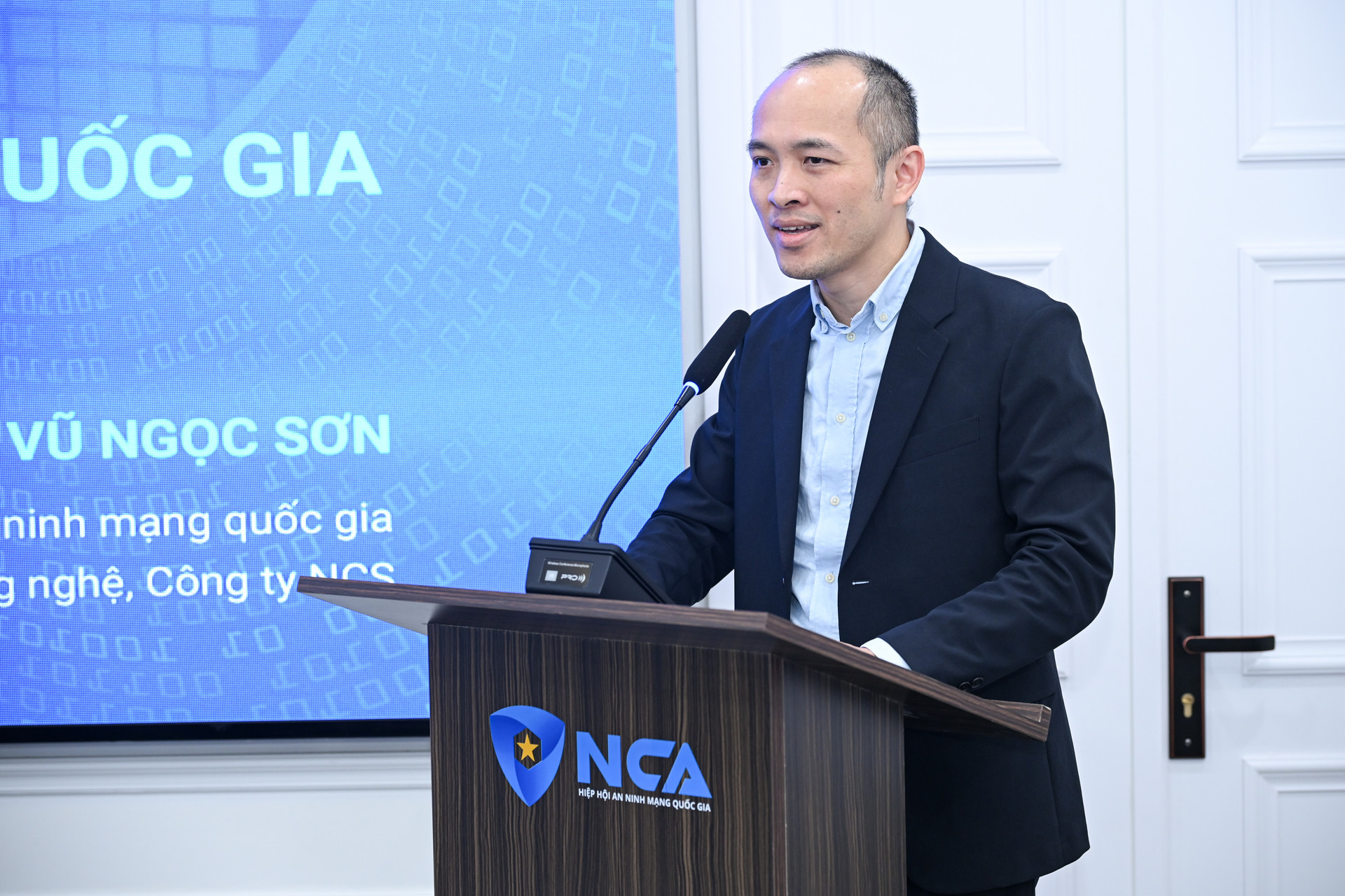 toa dam luat an ninh mang 02.jpg