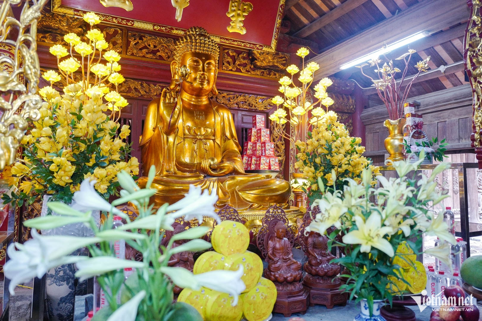 Văn khấn khi đi chùa cầu an ở ban tam bảo, ban mẫu chi tiết, chuẩn truyền thống