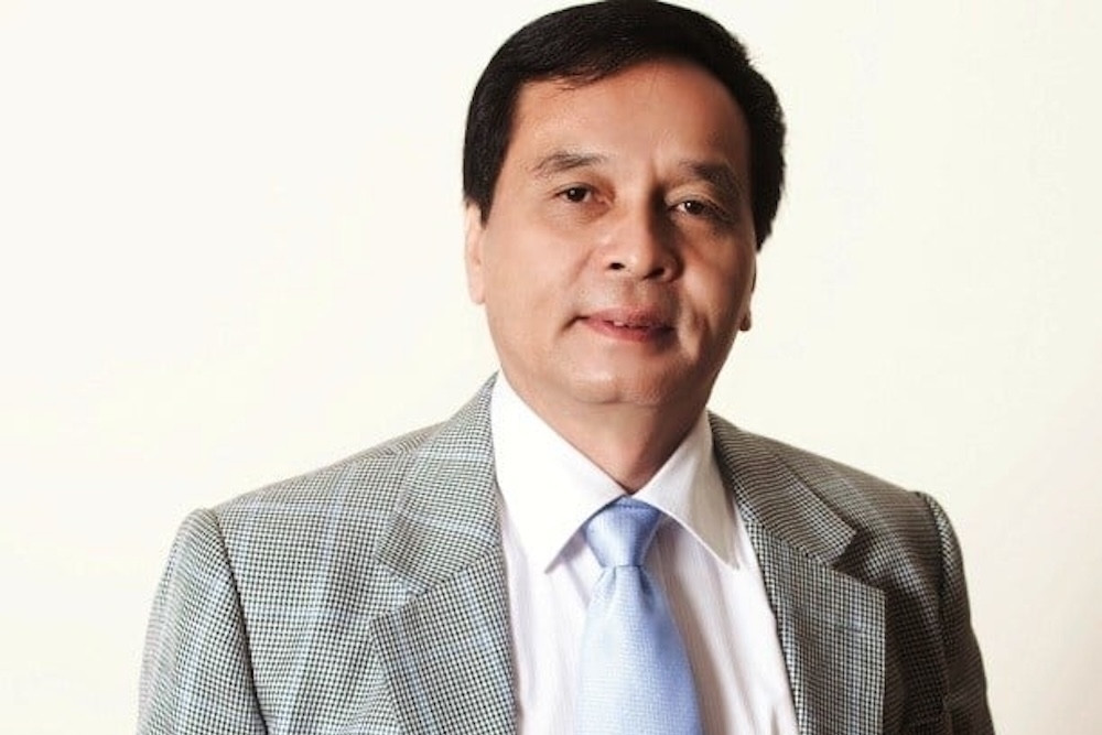 Vị hiệu trưởng kể về 'bộ vest sờn' được PGS Nguyễn Mạnh Hùng tặng