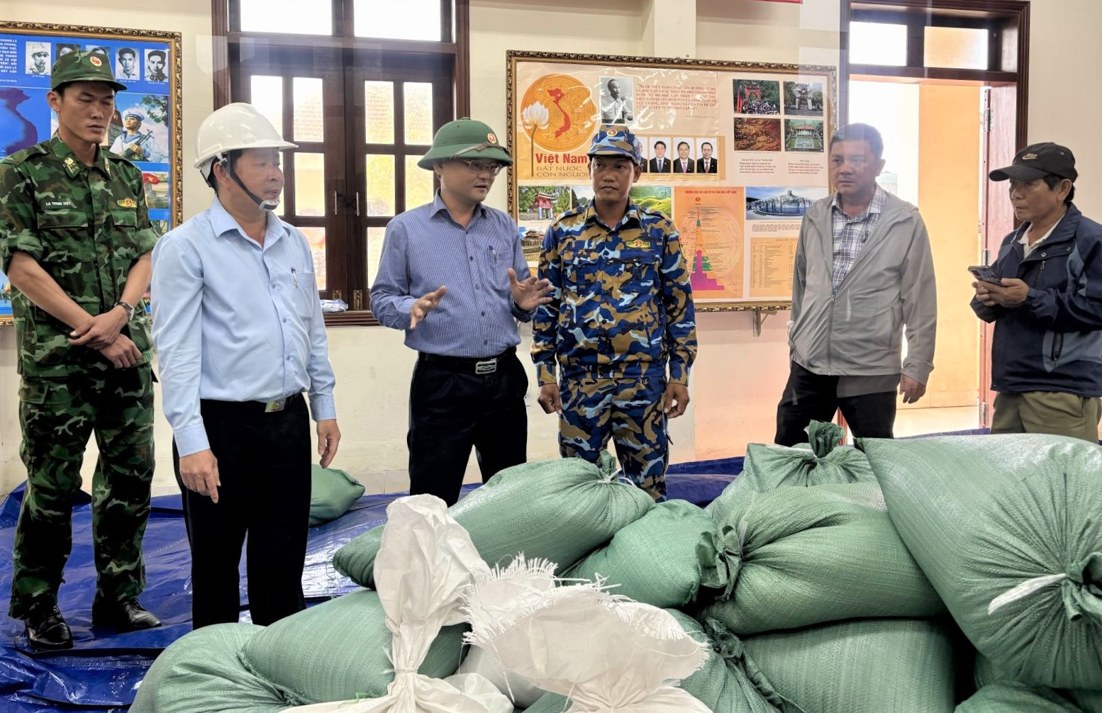 Anh Gia Lai phat gao 111.jpeg