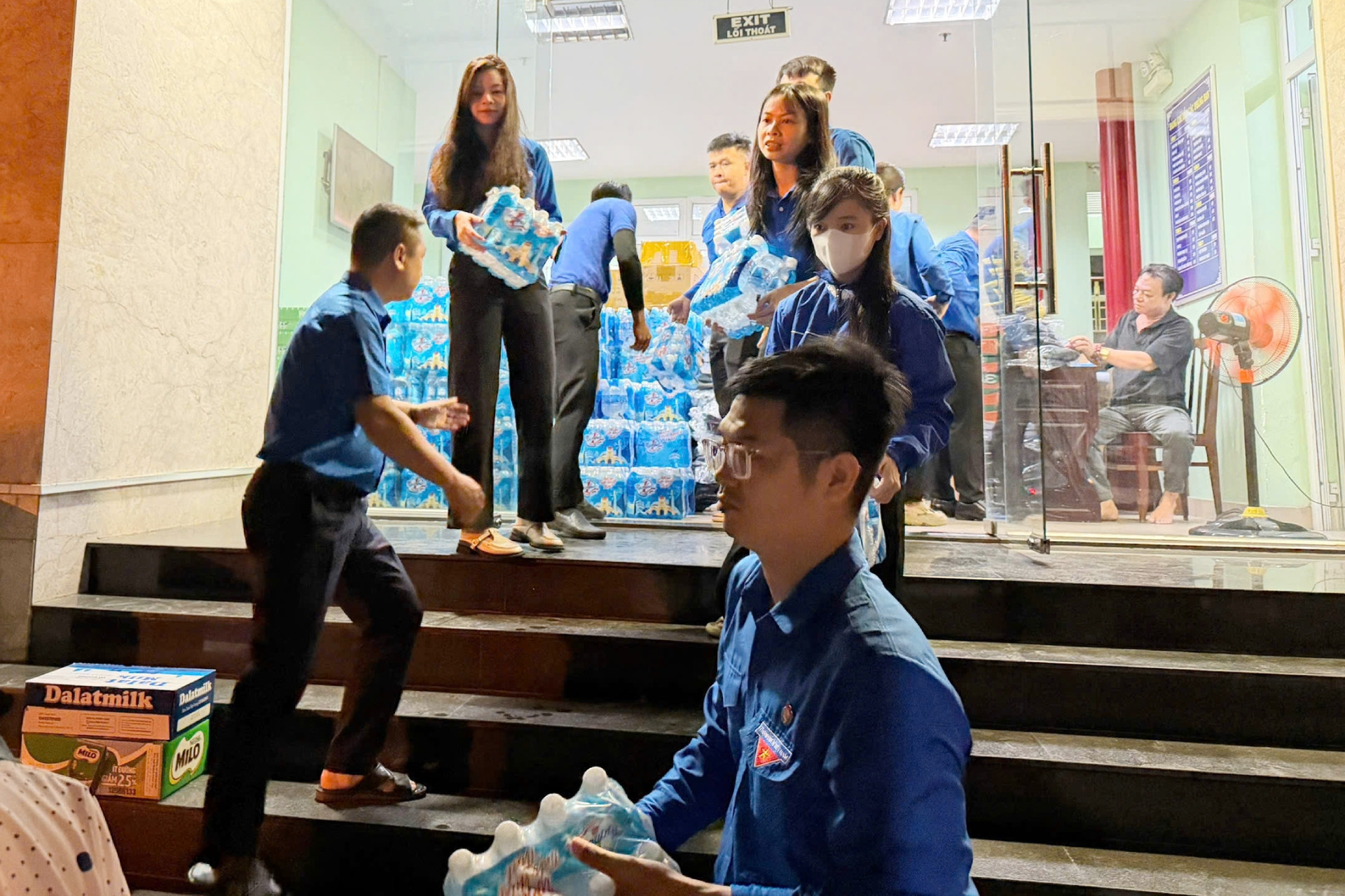 Hơn 290 y bác sĩ, tình nguyện viên đến Đắk Lắk hỗ trợ sau mưa lũ