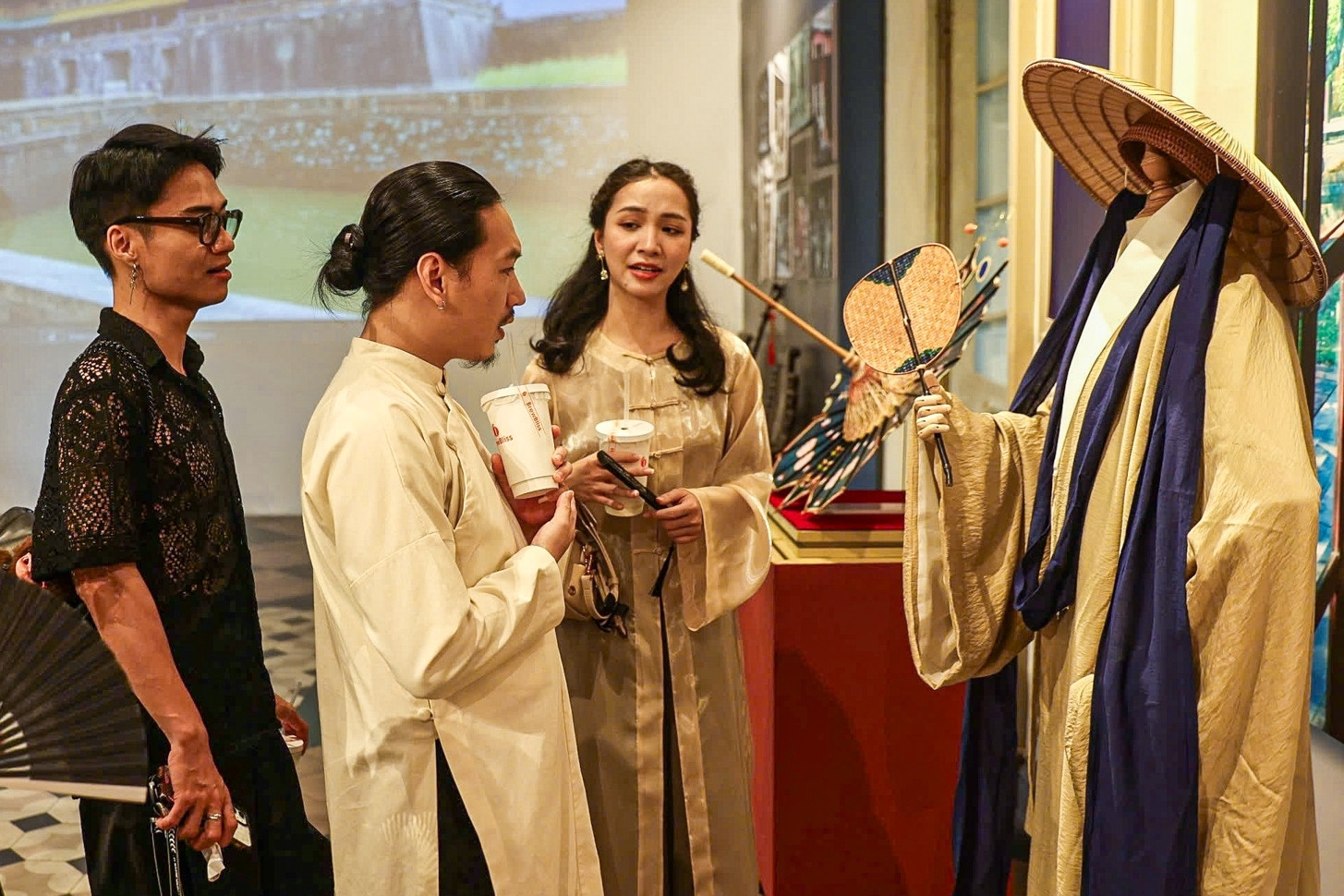 Khám phá trang phục Việt cổ tại Bảo tàng TPHCM