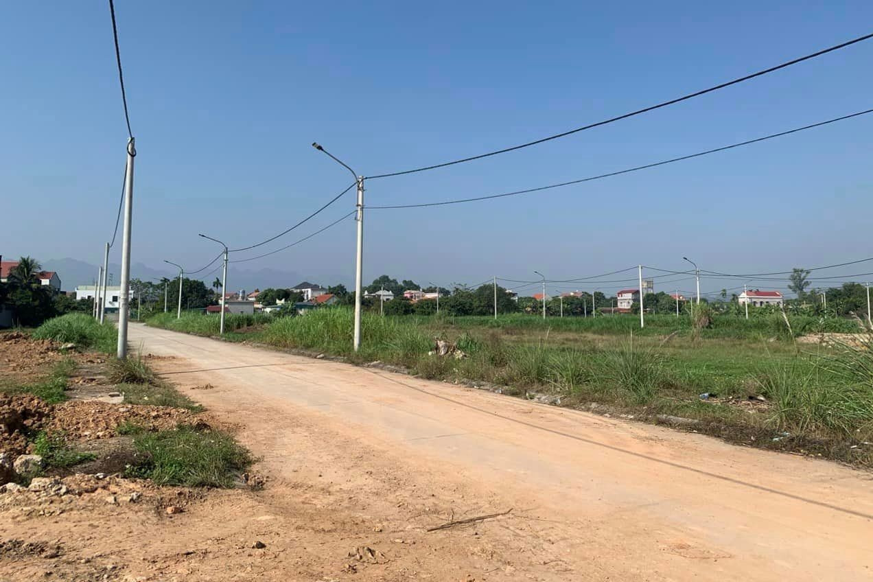 Làm sổ đỏ sau 4 năm được cấp đất, tiền sử dụng đất tính thế nào?