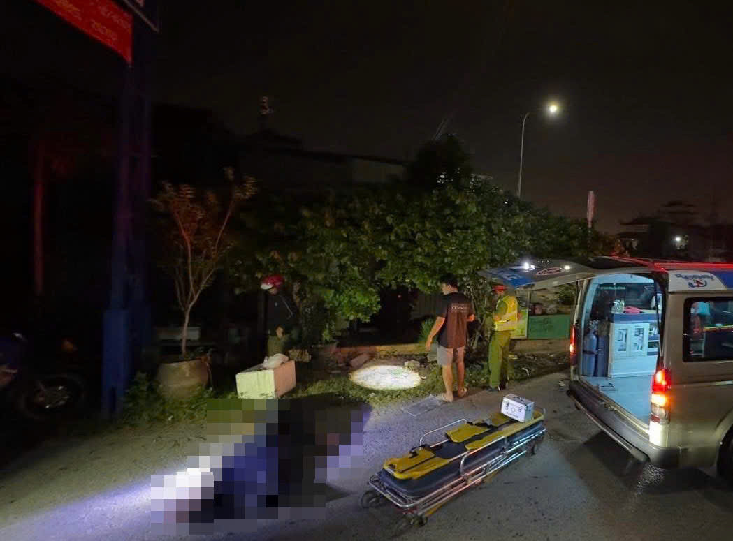Nam thanh niên 30 tuổi bị đâm gục trước cổng làng trong đêm.jpg