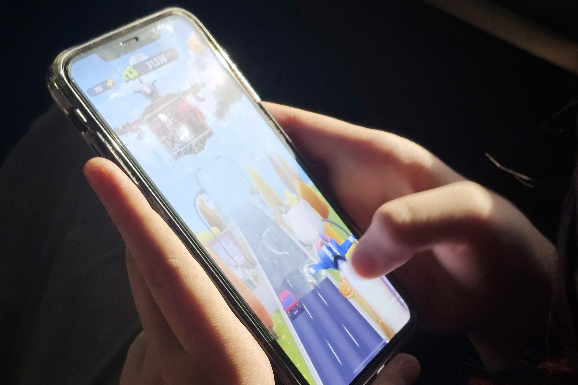 Nhiều mối nguy với trẻ em Việt Nam từ môi trường Internet, AI tạo sinh