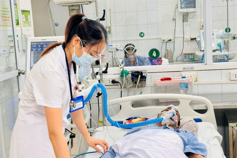 Ôm bình oxy để thở mới quyết tâm từ bỏ thuốc lá