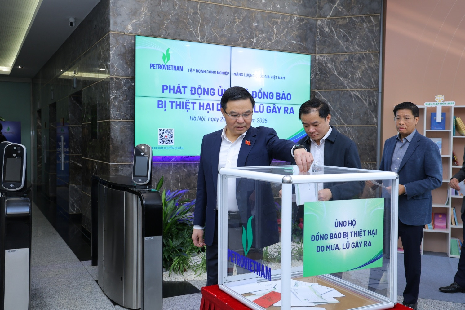 Petrovietnam chung tay ủng hộ đồng bào vùng lũ miền Trung, Tây Nguyên