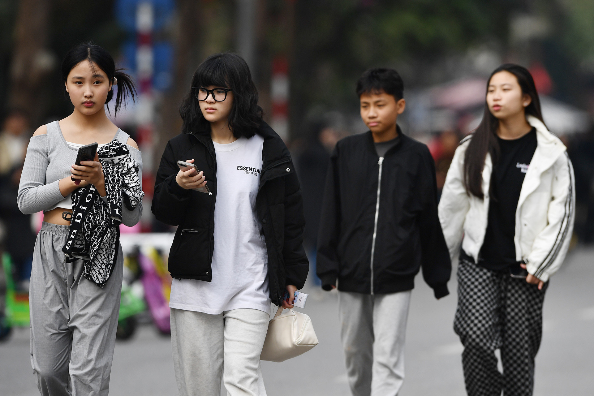 Dự báo thời tiết 26/11/2025: Biển Đông đón bão số 15, không khí lạnh tăng cường