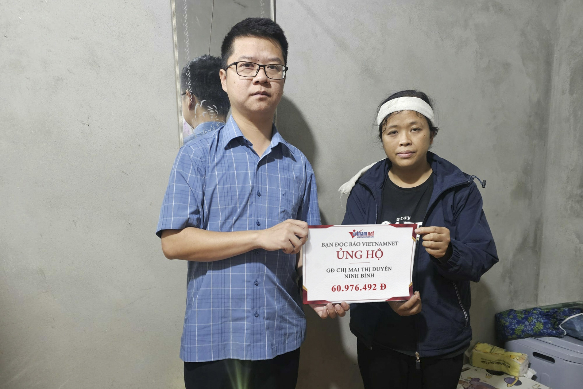 Trao hơn 60 triệu đồng đến gia đình chị Mai Thị Duyên ở Ninh Bình