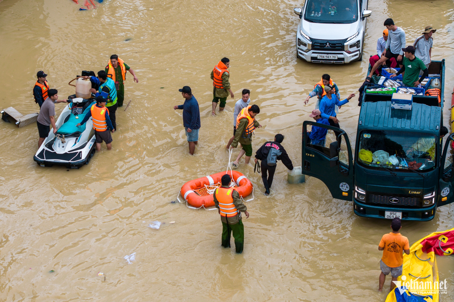 W-ngập lụt khánh hoà nguyễn huế 5.jpg