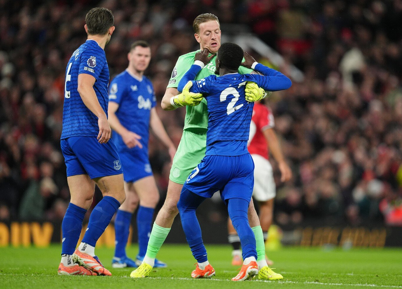 www_thesun_co_uk SOCCER Man Utd 20200991jpg JS1040842041 (2).jpg