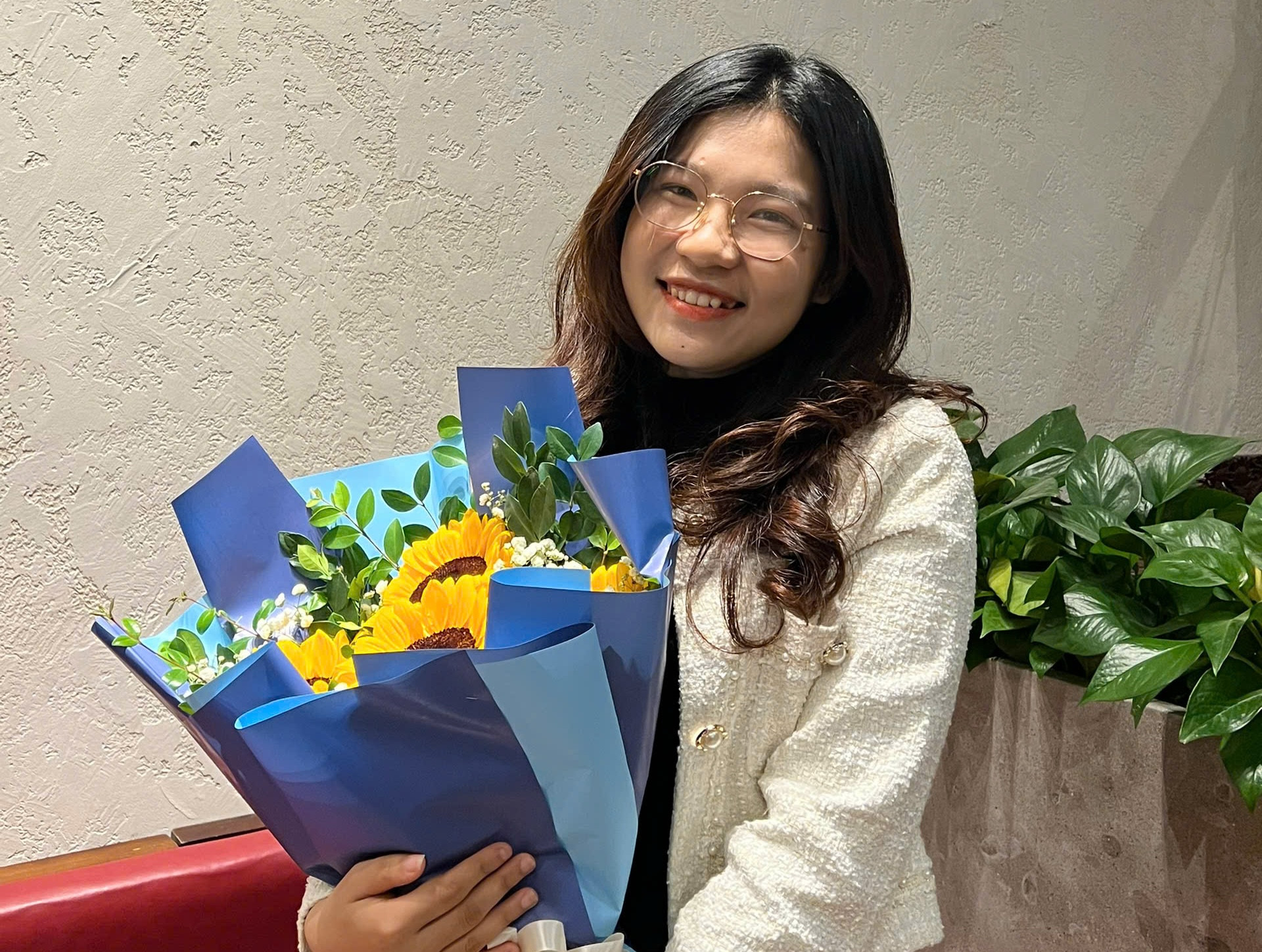 Thủ khoa Ngoại thương vượt hàng nghìn ứng viên,...