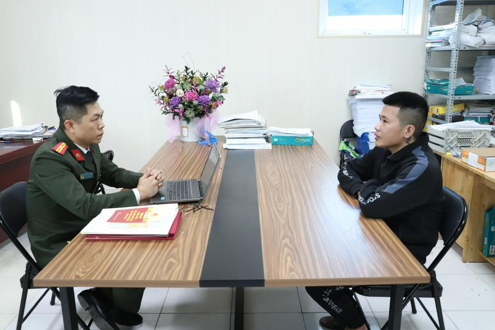 a xuất cảnh hai.jpg