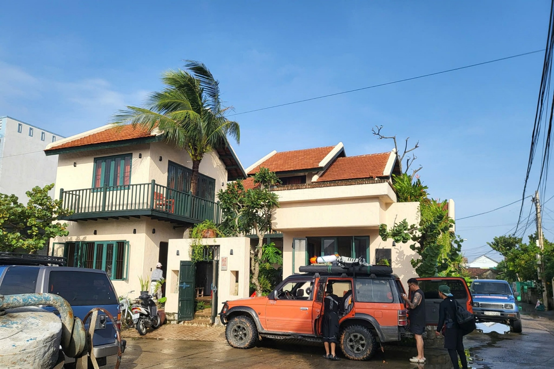 Cả làng du lịch ở Đắk Lắk 'hò nhau' đón khách miễn phí, chở đồ cứu trợ vùng lũ