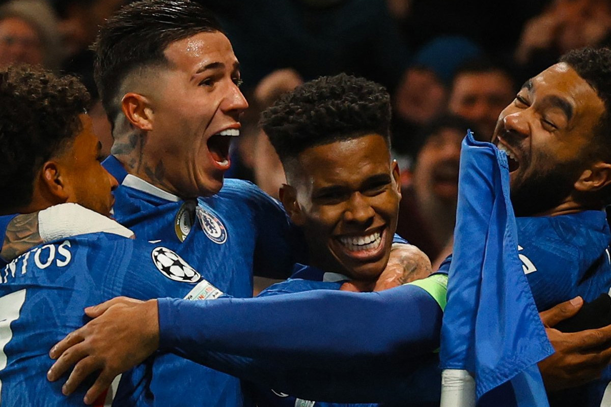 Chelsea đè bẹp Barca: Nhảy samba cùng Estevao