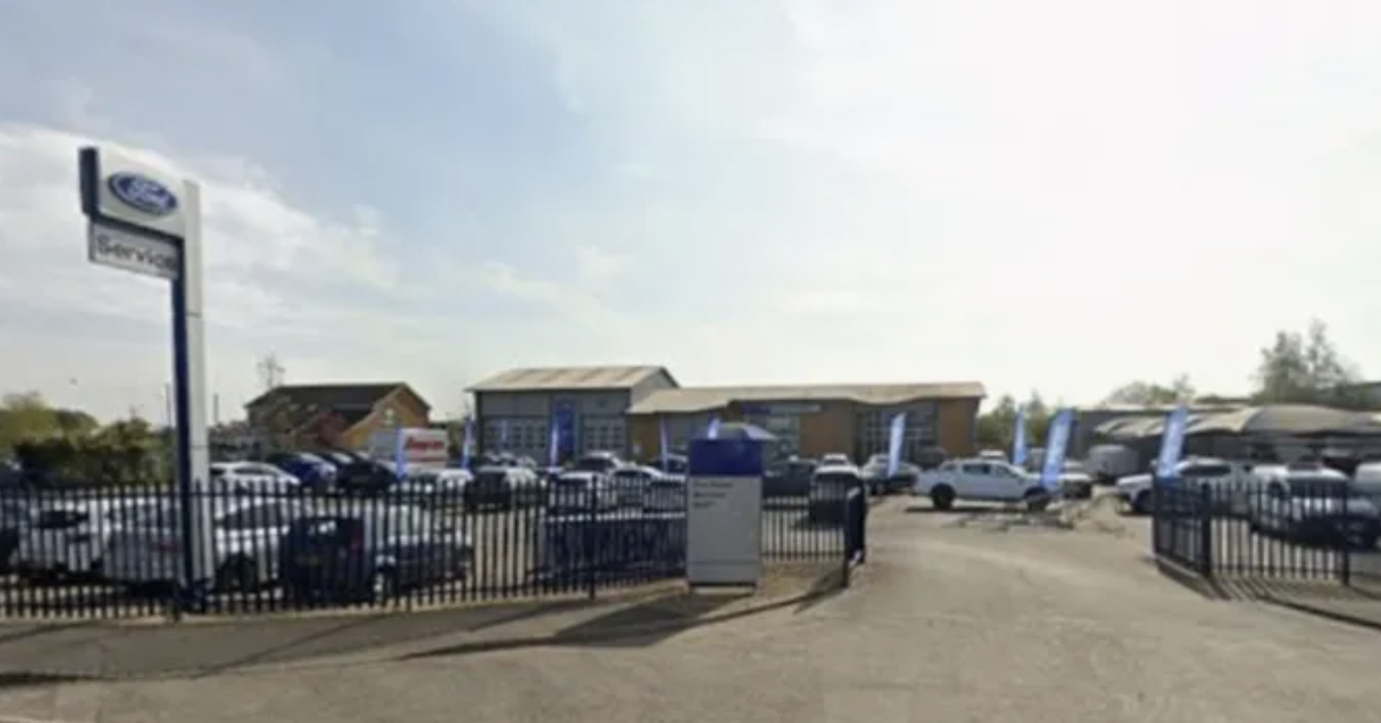 Đại lý Ford lâu năm đột ngột đóng cửa không báo trước, khách hoang mang bức xúc