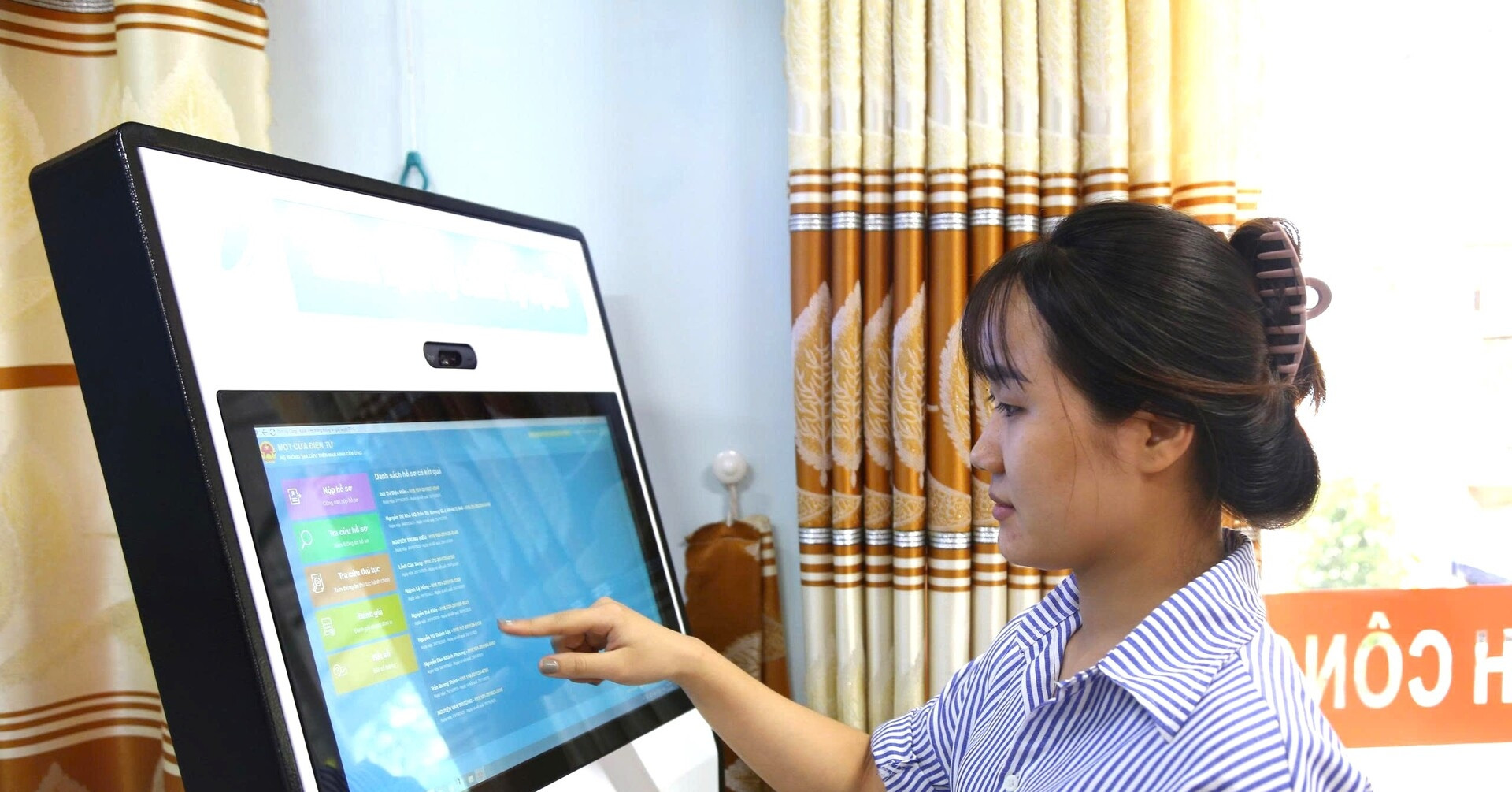 Đồng Nai: 'Kiosk thông minh' giúp người dân chủ động, cán bộ giảm tải