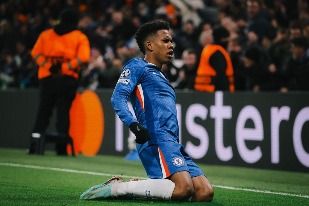 Estevao che mờ Yamal, Chelsea thắng đậm Barcelona