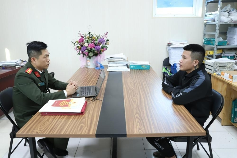 Hai nghi phạm bị khởi tố vì tổ chức cho hàng chục người trốn ra nước ngoài