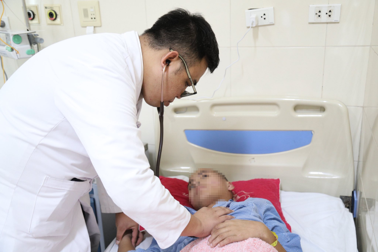 Thiếu niên 17 tuổi 'chín phần tử, một phần sống' hồi sinh như phép màu