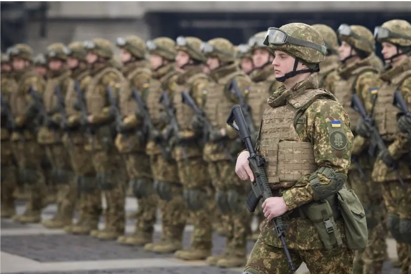 Ukraine đồng ý giới hạn quân đội ở mức 800.000 người