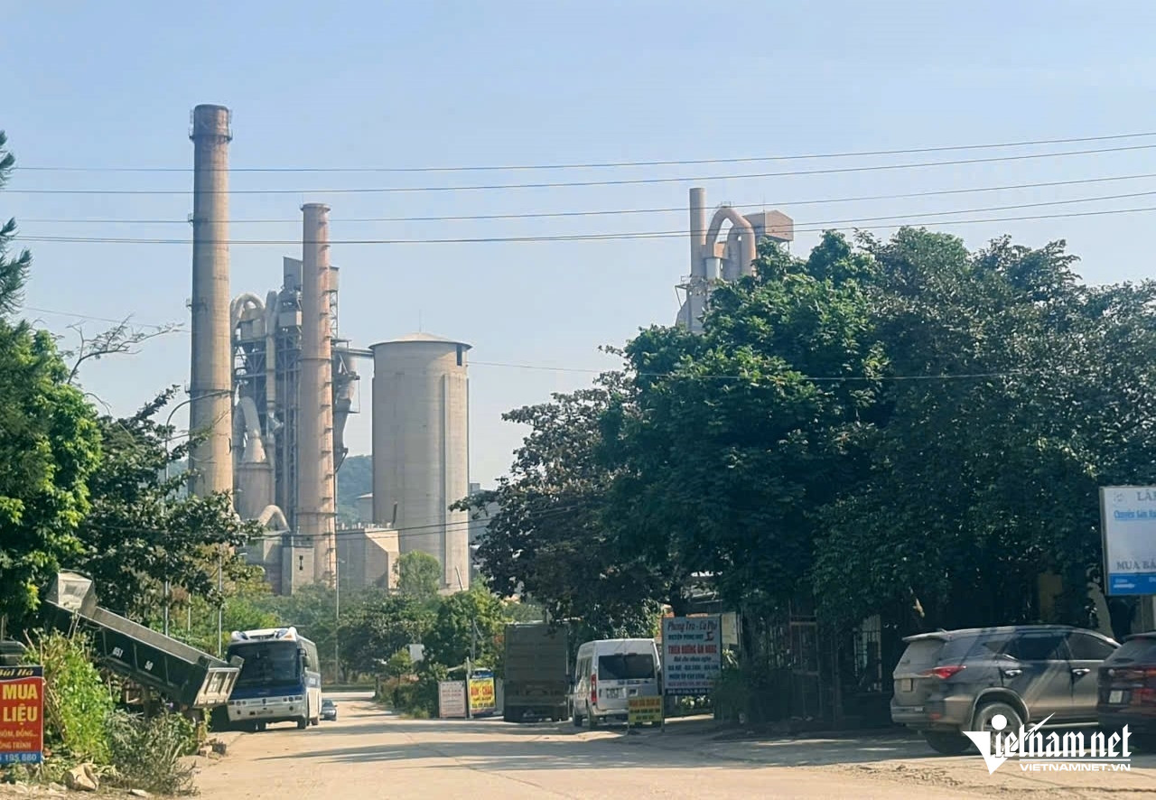 W-a1Người dân bất an vì công ty xi măng.jpg