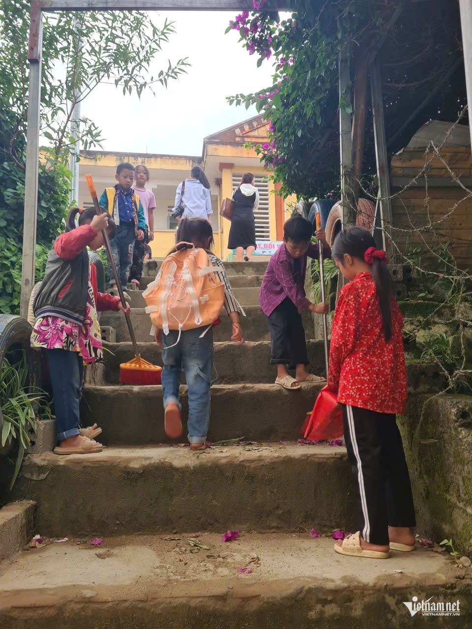 W-hoc tro vung cao.jpg