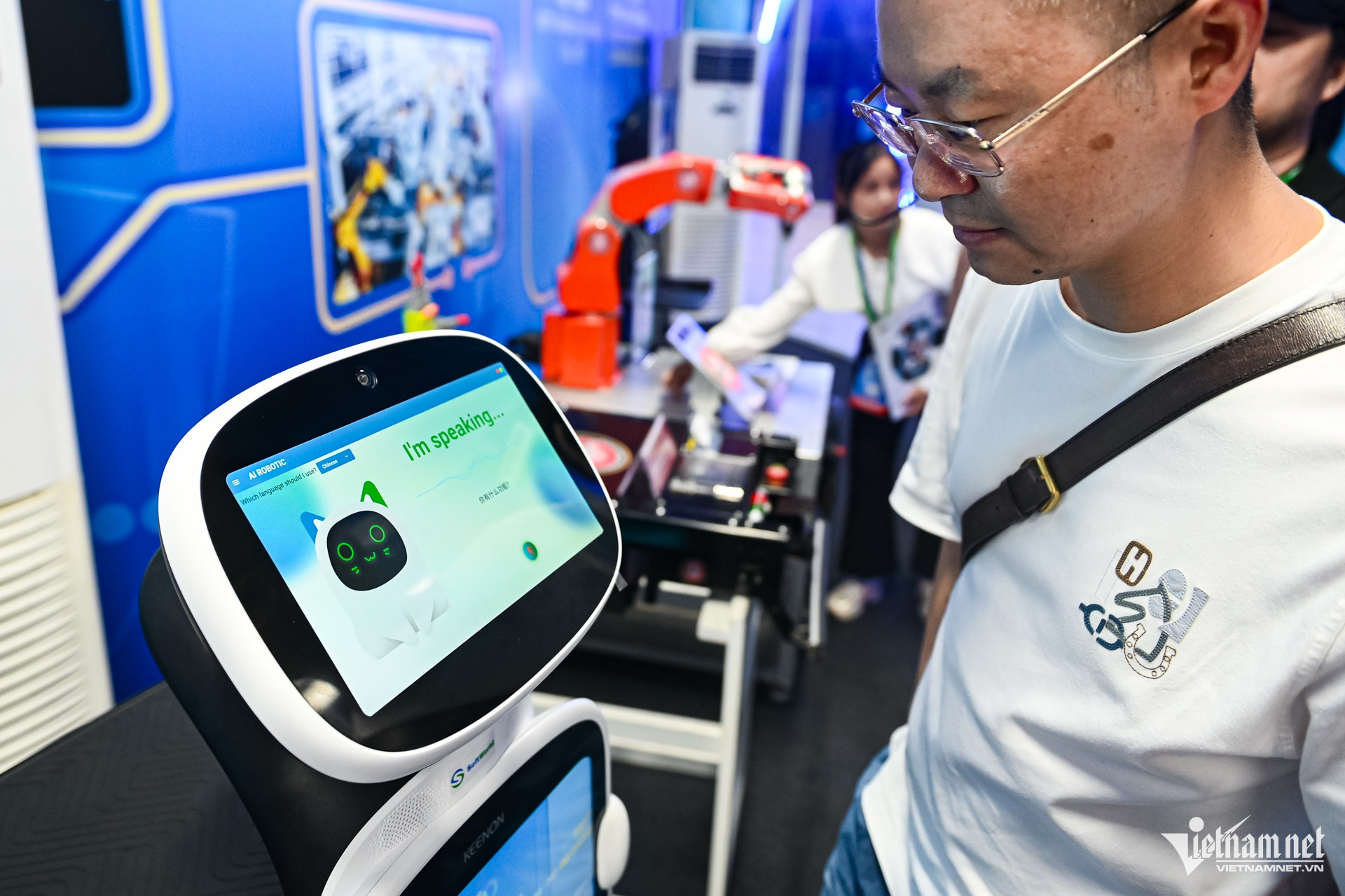 W-triển lãm TPHCM nguyễn huế 2.jpg