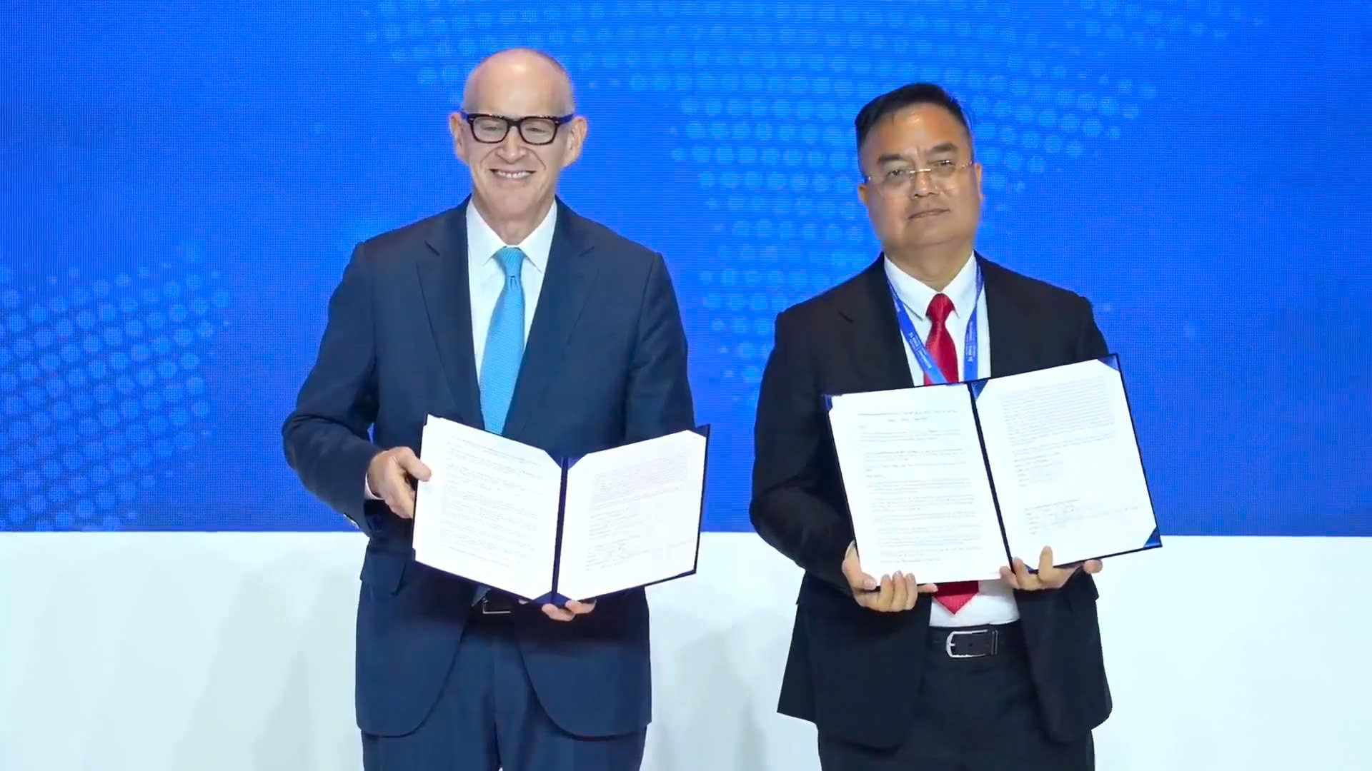 TPHCM 'bắt tay' với Tập đoàn Binance