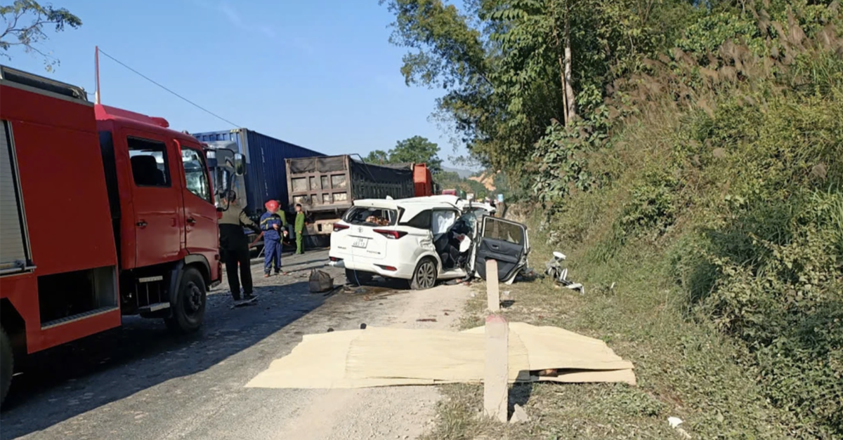 Cục CSGT nêu nguyên nhân ban đầu vụ tai nạn 4 n...