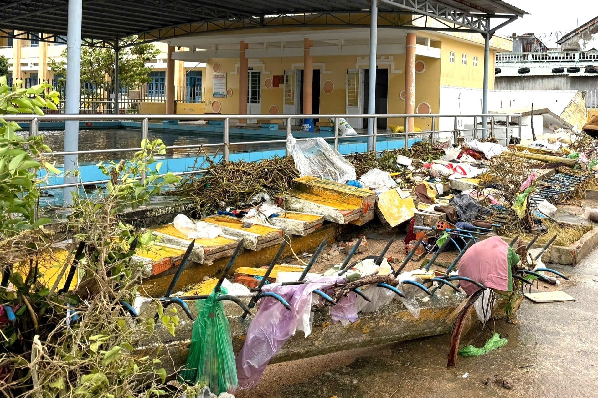 Đắk Lắk: Nhiều học sinh chưa trở lại trường sau cơn lũ lịch sử