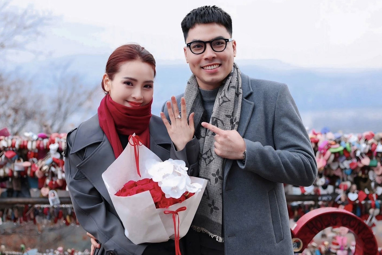 Đức Huy cầu hôn MC Mù Tạt ở Hàn Quốc