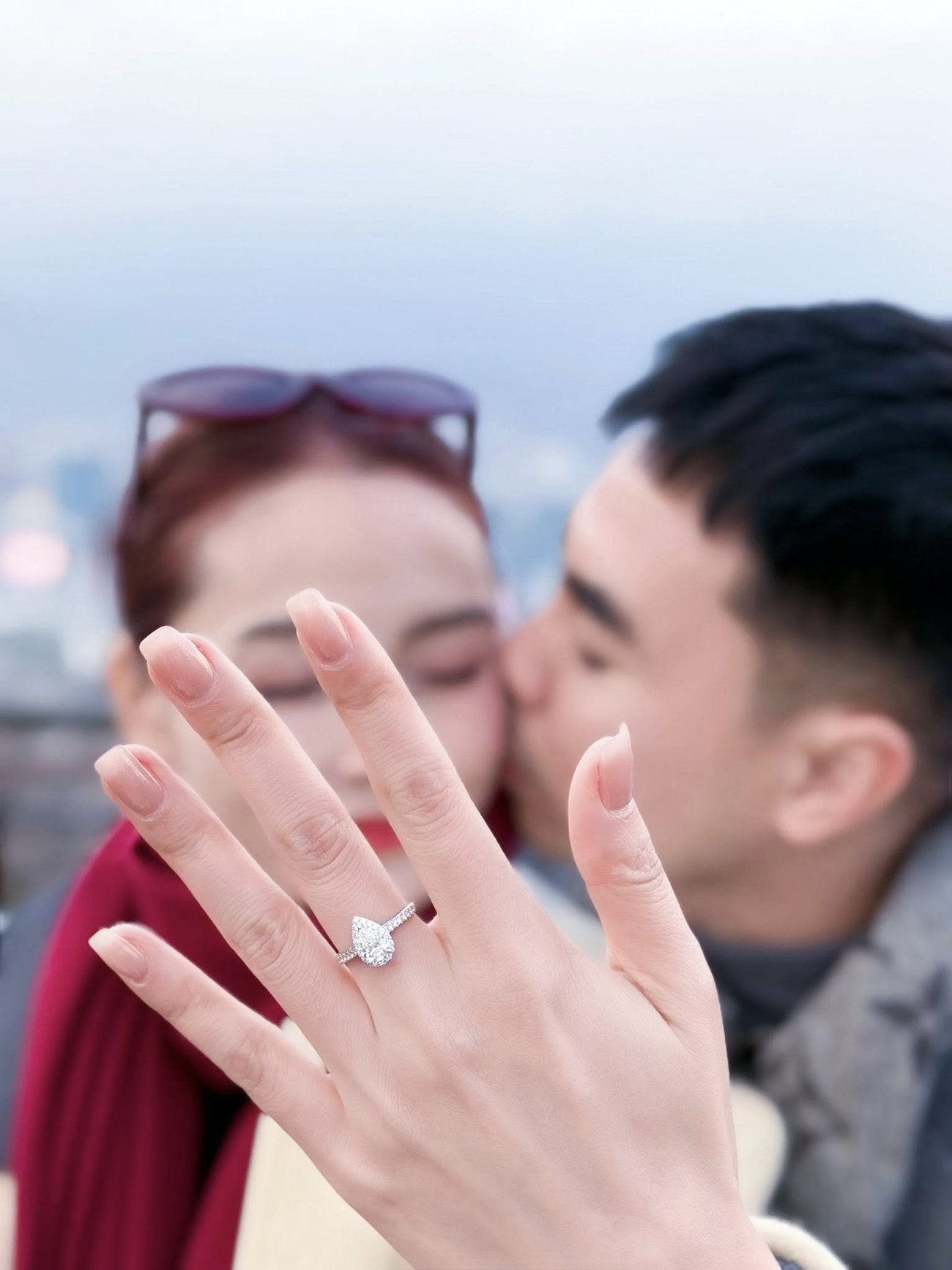 Đức Huy cầu hôn MC Mù Tạt ở Hàn Quốc duc huy huyen trang 1.jpg