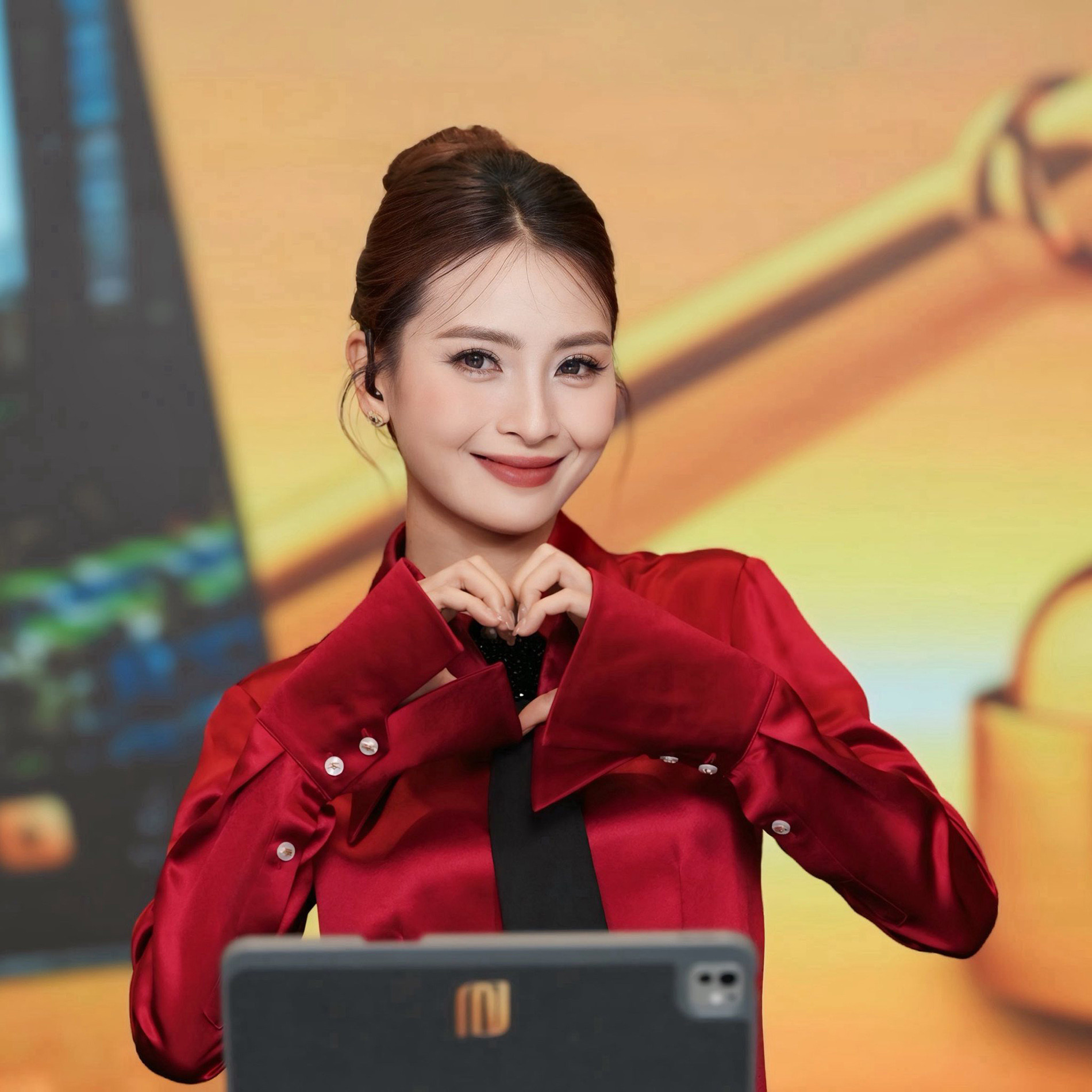 Đức Huy cầu hôn MC Mù Tạt ở Hàn Quốc duc huy huyen trang 7.jpg