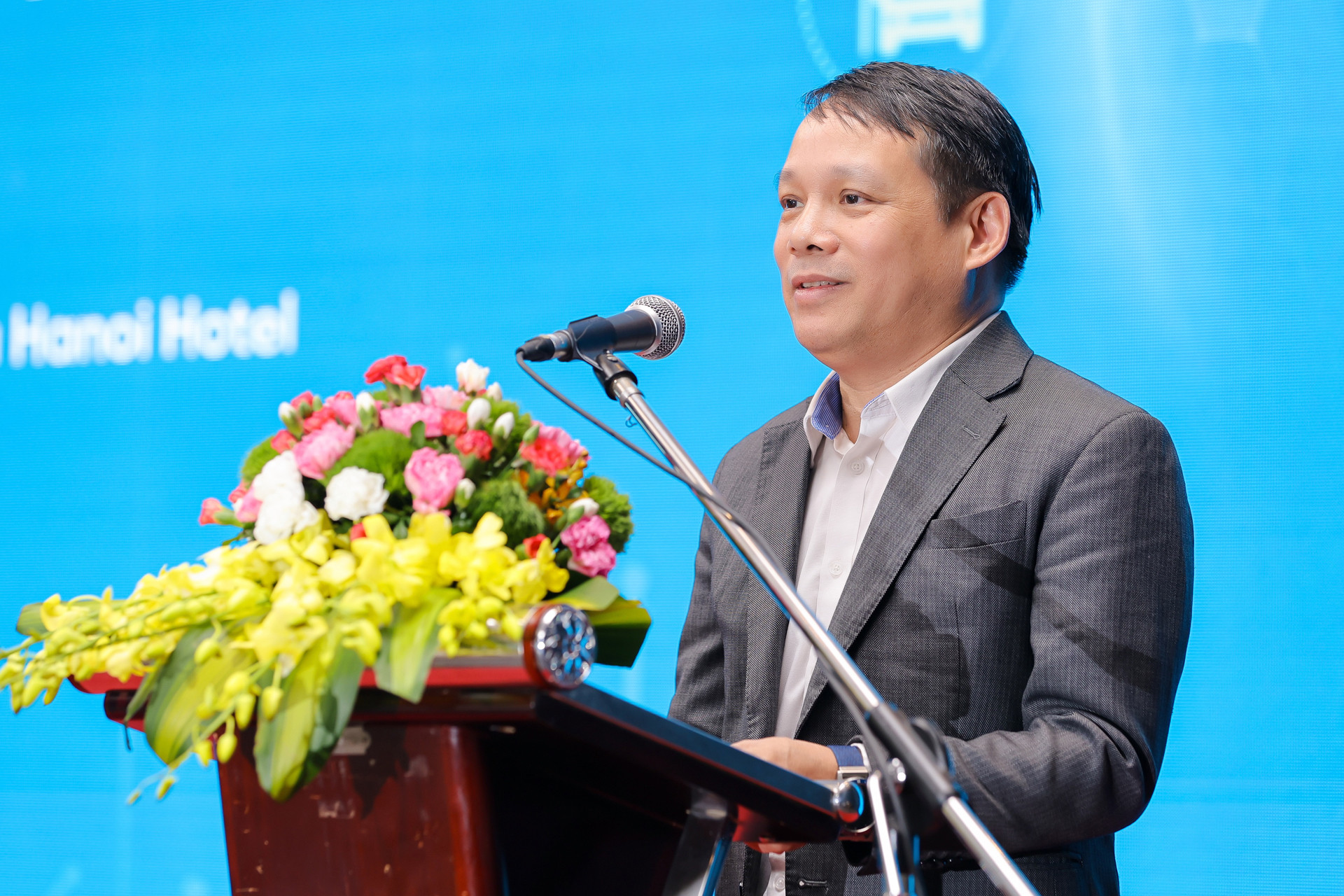 Pho Tong giam doc MobiFone.jpg