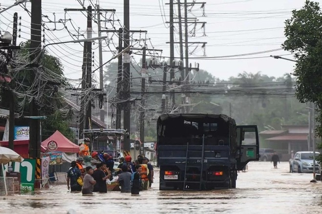 Thái Lan bác tin 100 người thiệt mạng vì mưa lũ, sẽ giảm thuế hỗ trợ người dân