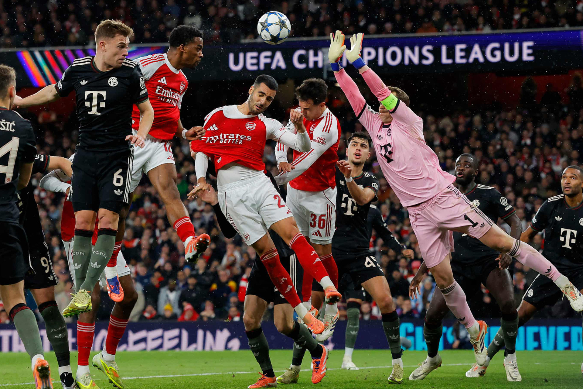 Timber Arsenal Bayern.jpg