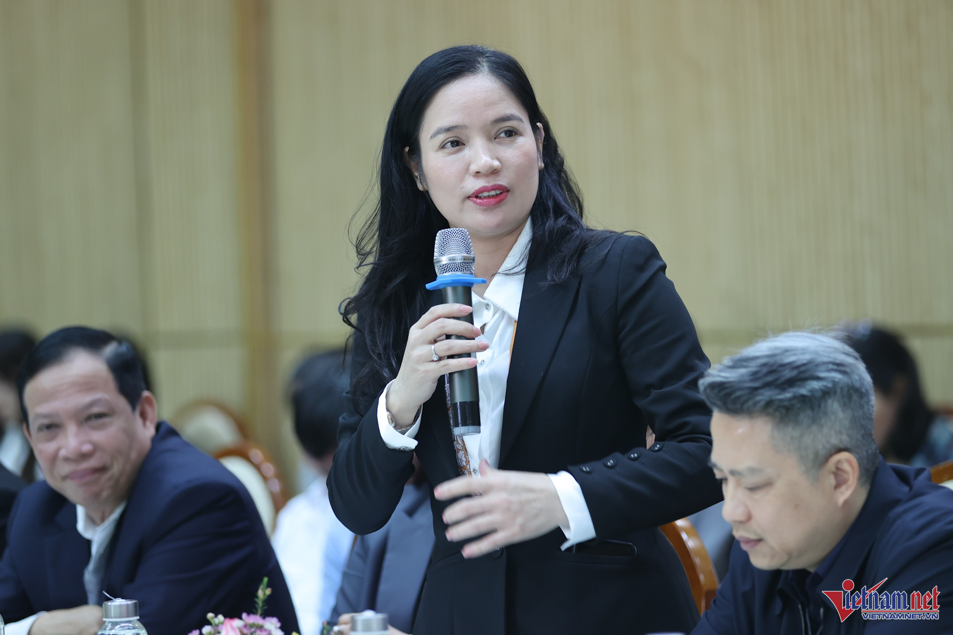 W-Đinh Thị Hoàn.jpg