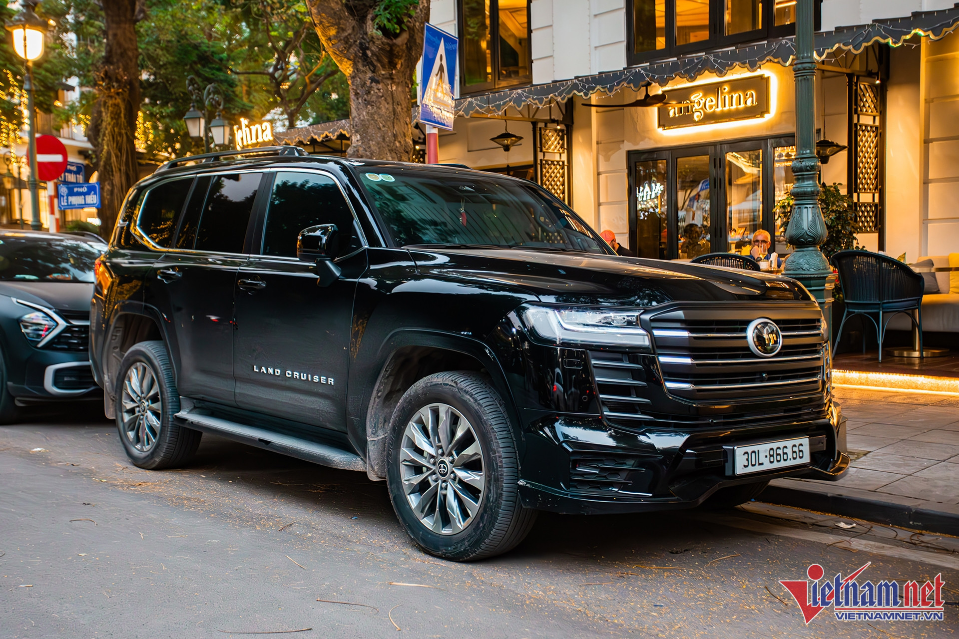 W-land cruiser 1.jpg