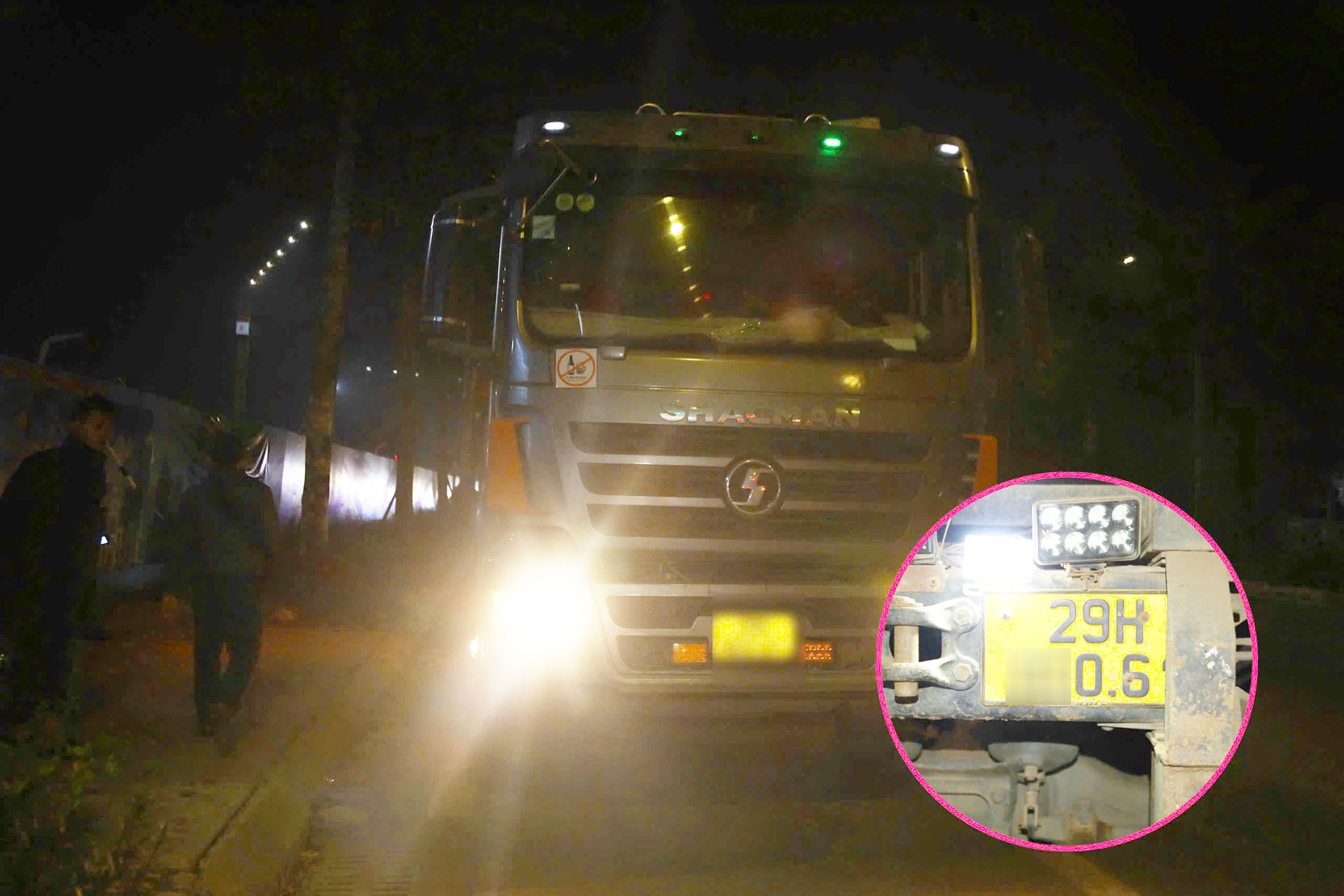 Biển số kiểu 'càng nhìn càng mất dấu', tài xế đổ lỗi cho nhà sản xuất