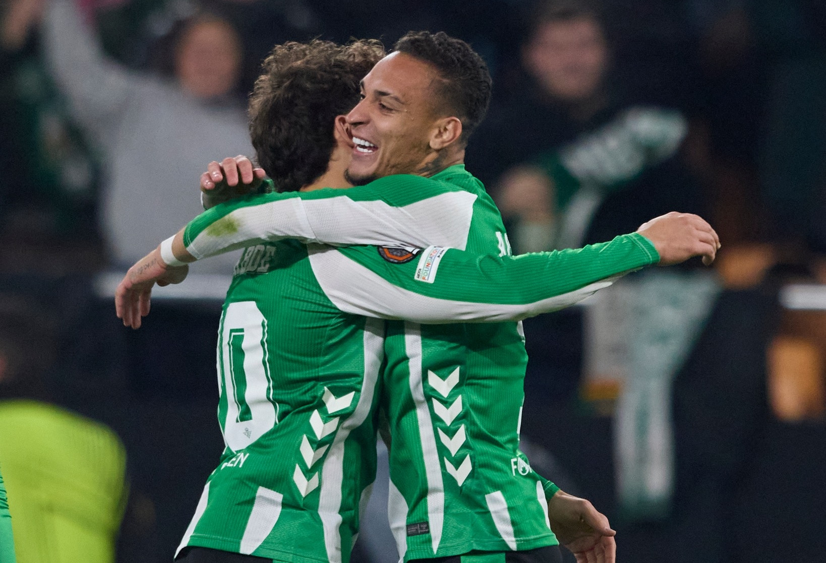 Kết quả Europa League: Antony giúp Betis thắng trận, Roma và Aston Villa bứt phá