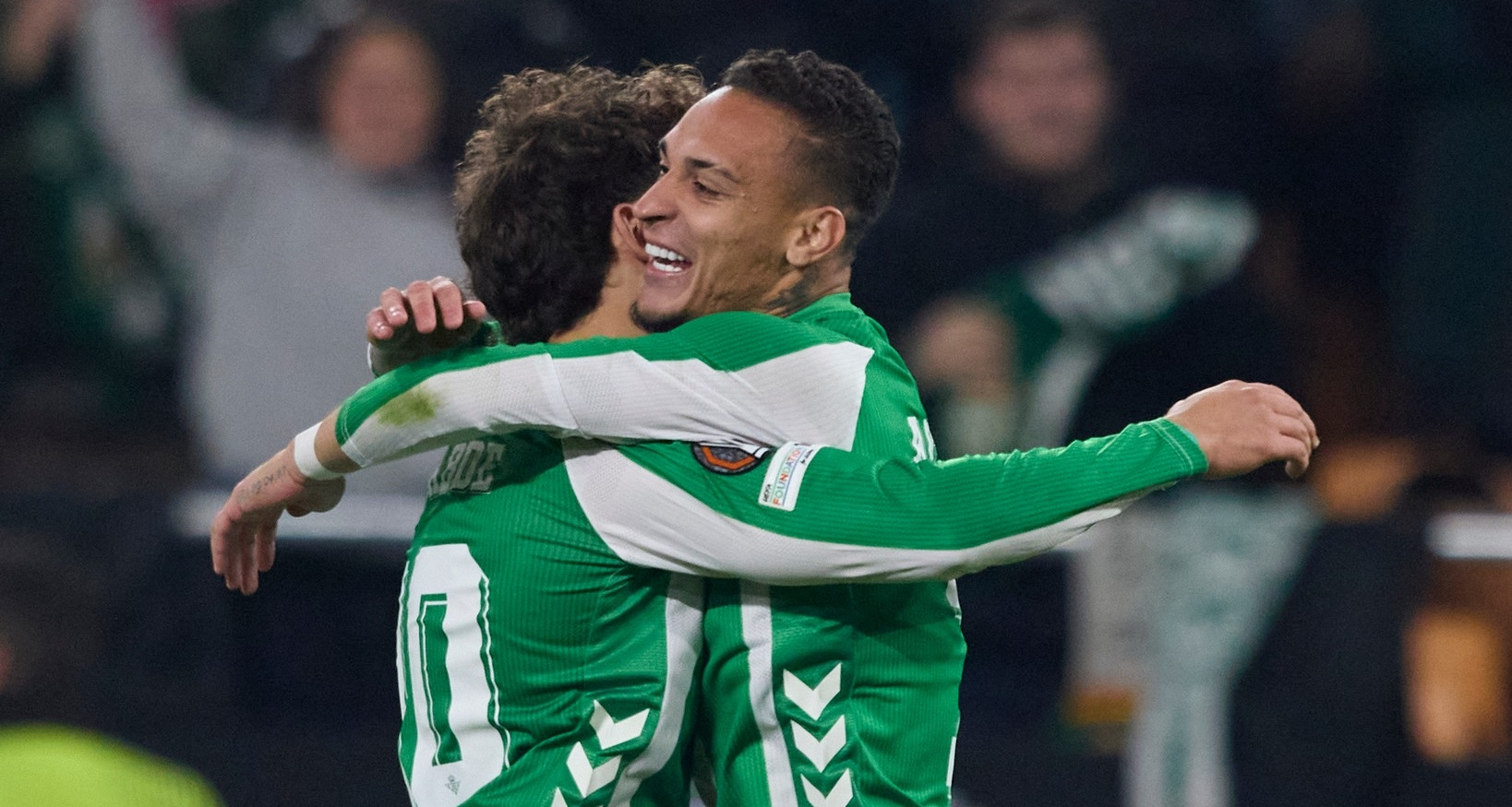 Antony giúp Betis thắng trận, Roma và Aston Villa bứt phá