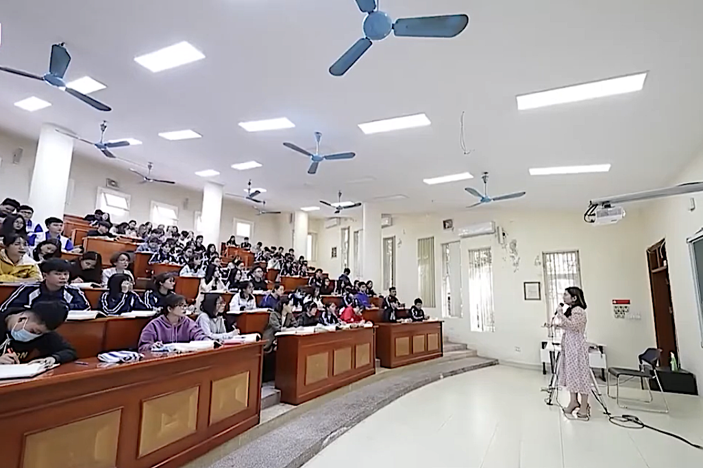 Công đoàn Đại học Quốc gia Hà Nội tuyên dương nữ lao động tiêu biểu