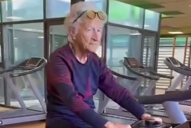 Cụ bà 101 tuổi tin mình sống thọ nhờ 2 loại thức ăn