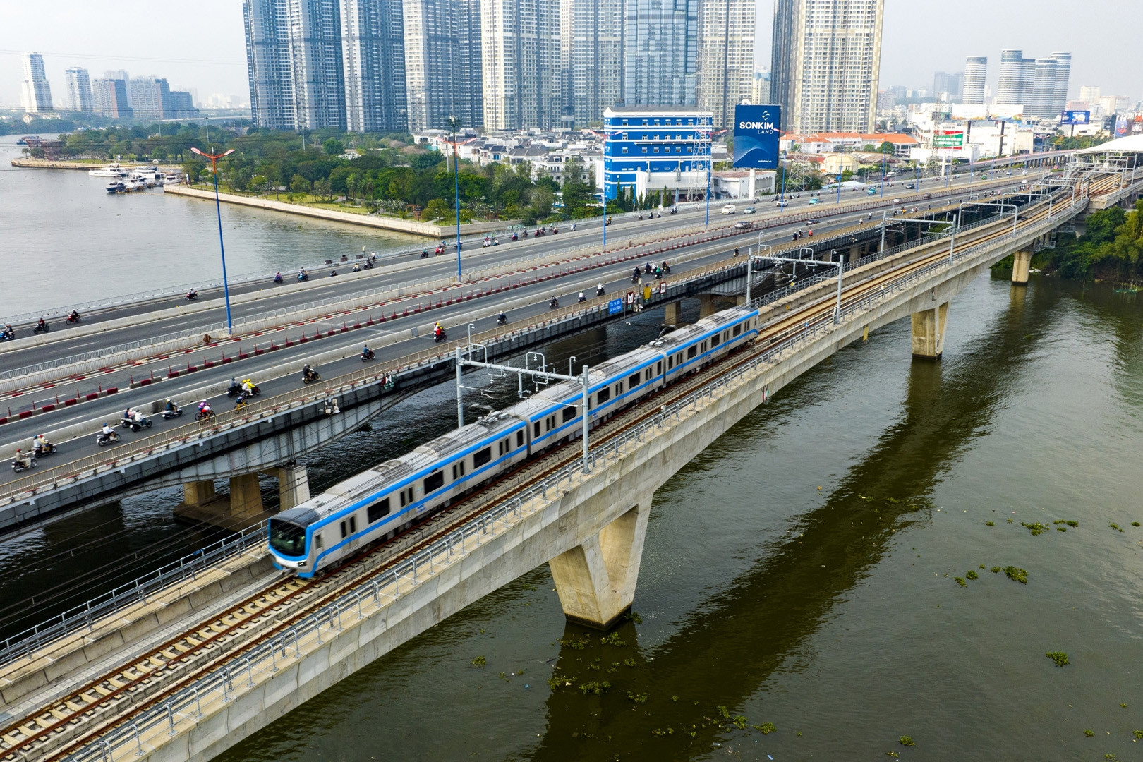 Để giữ vai trò đầu tàu, TP.HCM phải bước ra khỏi những ràng buộc cũ