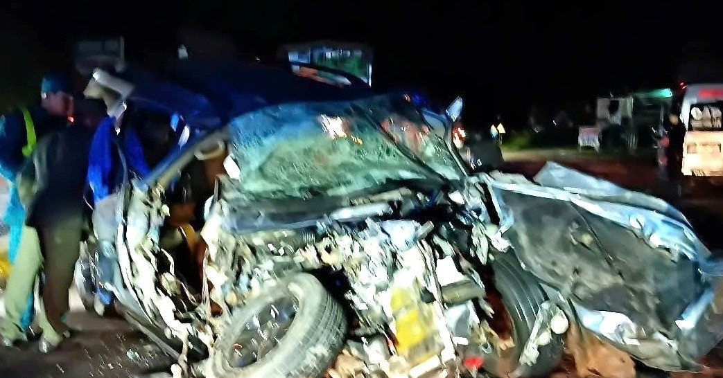 Ô tô con đấu đầu xe khách, 2 người tử vong tại chỗ