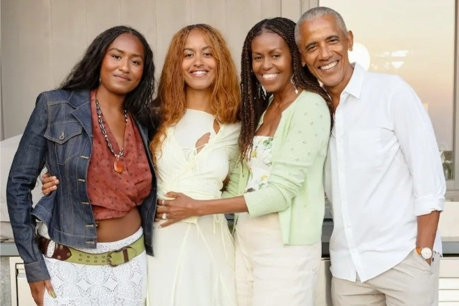 Ông Obama đăng ảnh gia đình, đập tan tin đồn ly hôn