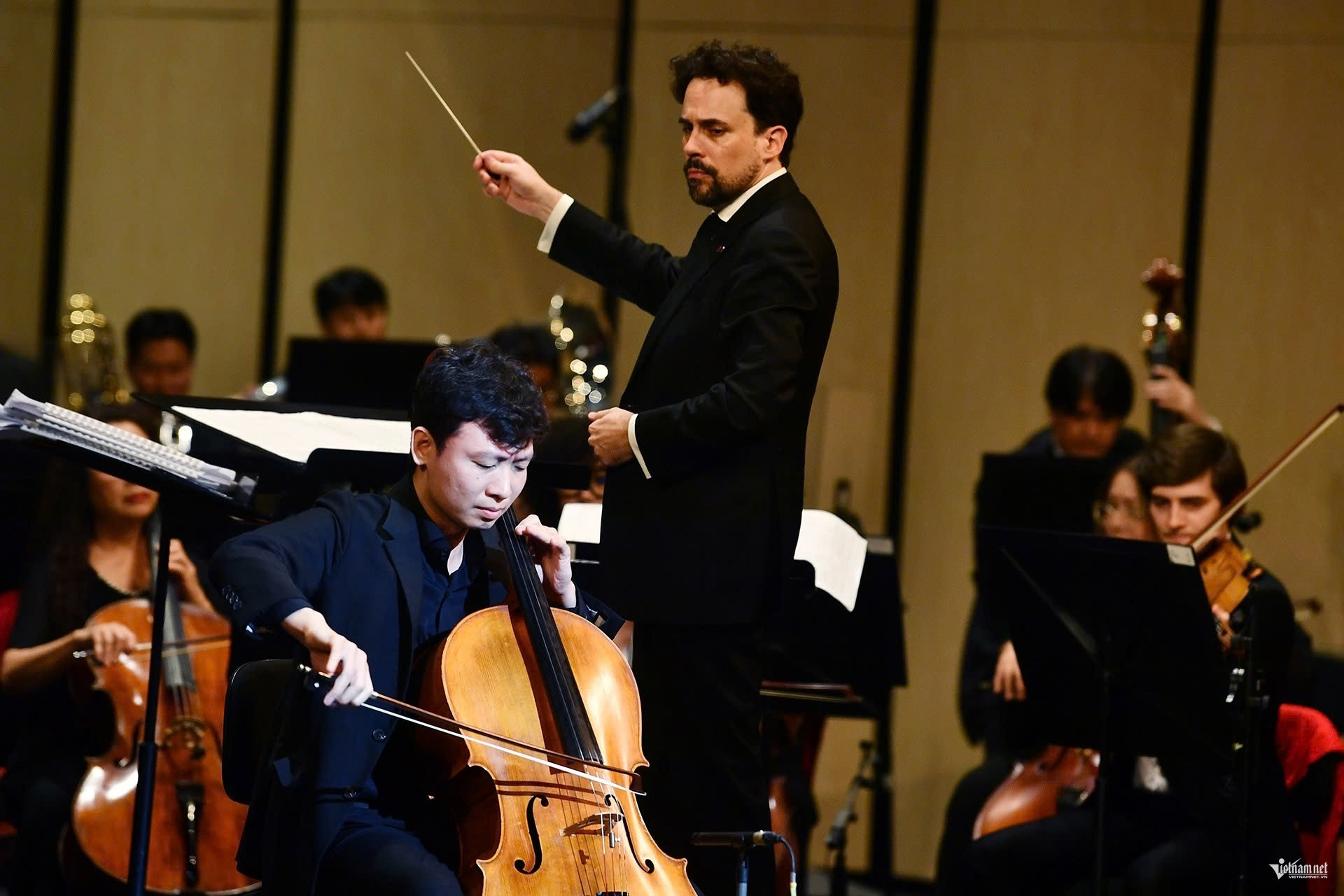 Tiến sĩ Phan Phúc chỉ huy đêm nhạc được chờ đợi tại Nhà hát Hồ Gươm