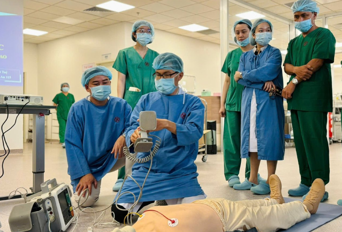 Từ lời khẩn cầu ‘hãy cứu chồng em’, bác sĩ chỉ ra 3 sai lầm đánh mất sự sống